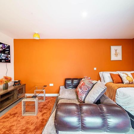 Corner Studio Apartment In שפילד מראה חיצוני תמונה